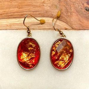 Pretty sparkly drop earrings in this earth tone‎ will look great with anything!